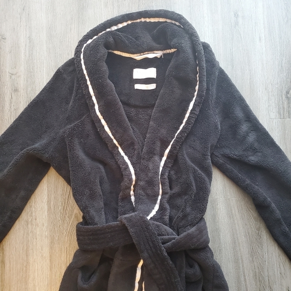 Victoria's Secret Robe - Picture 3 of 6